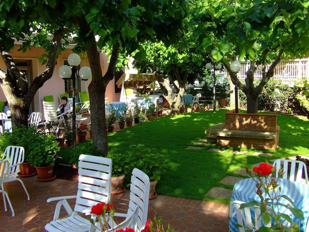 Hotel Rinascente Chianciano Terme Buitenkant foto