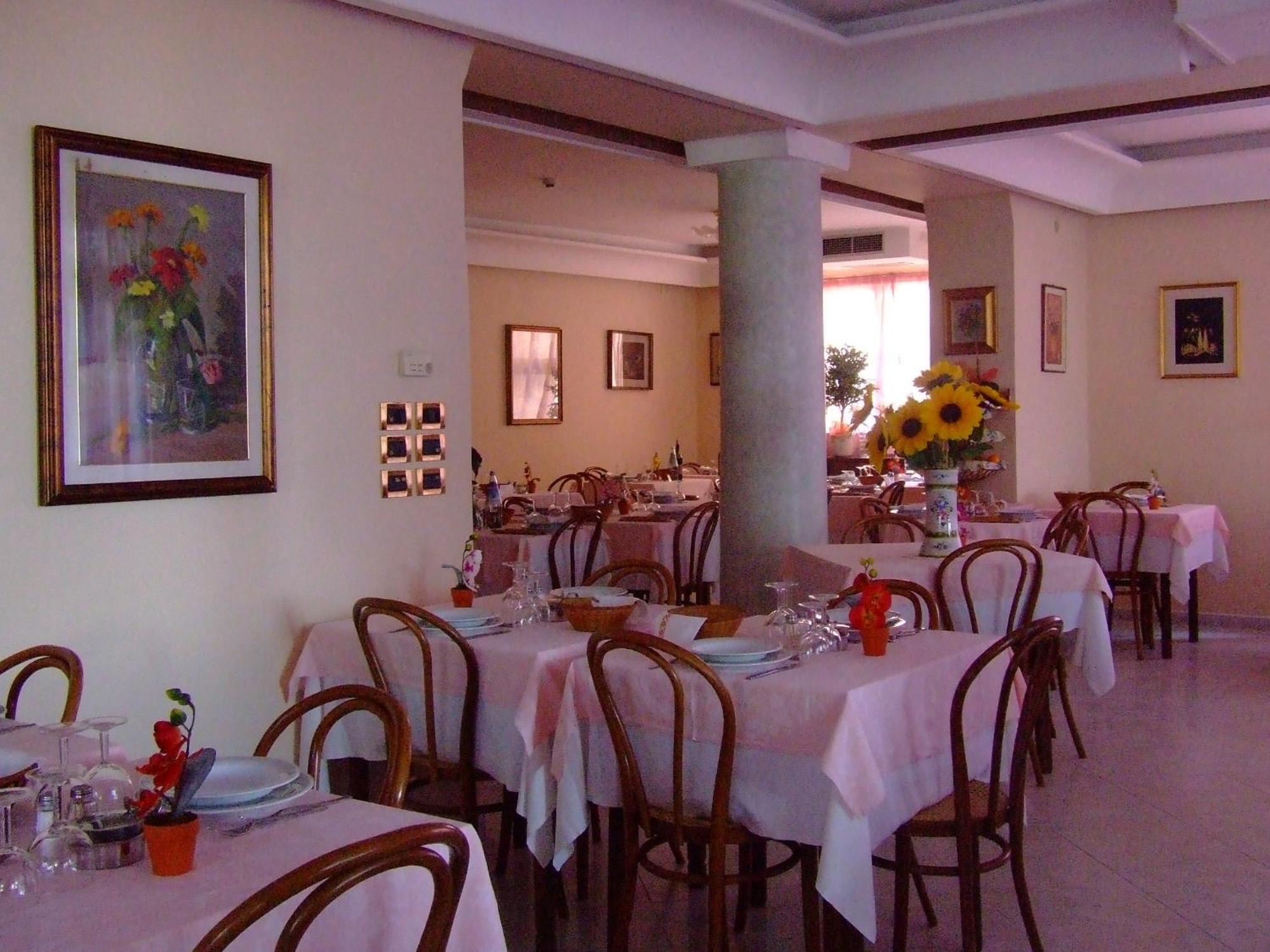 Hotel Rinascente Chianciano Terme Buitenkant foto
